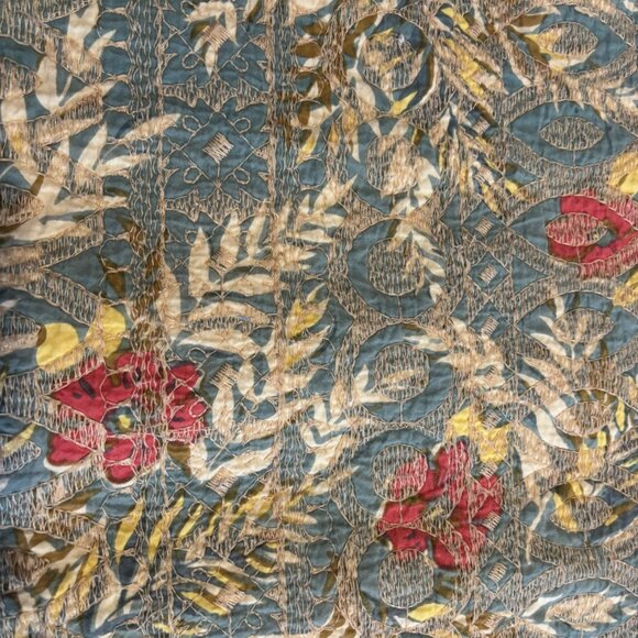 Pottery Barn Floral Quilted Pillow Sham 16" X 26" Cotton/Polyester Blend - Picture 2 of 6